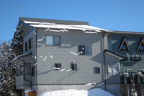 落雪式の屋根