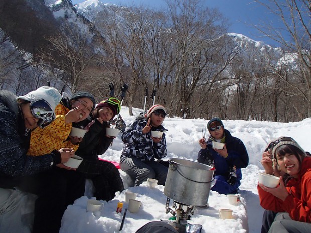 雪上ランチも楽しめる