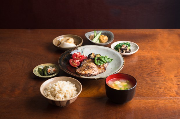 うぶすな定食など、うぶすなの家では食事もできる（Photo by Bungo Kimura)